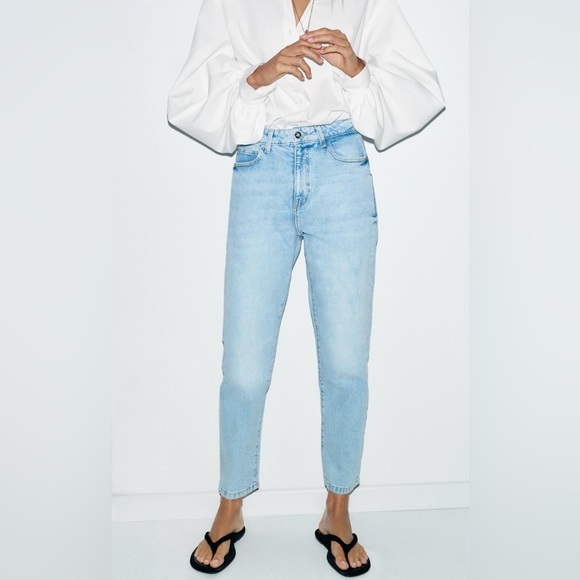 Zara Light Wash Mom Jeans - Picture 2 of 10